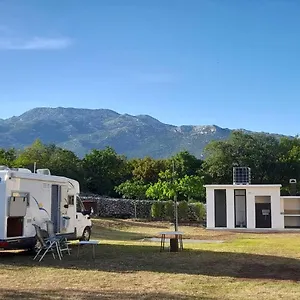 Dolovi , Obrovac Croatie